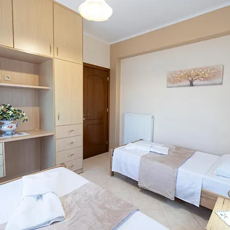 Nikorina Apts アパート *